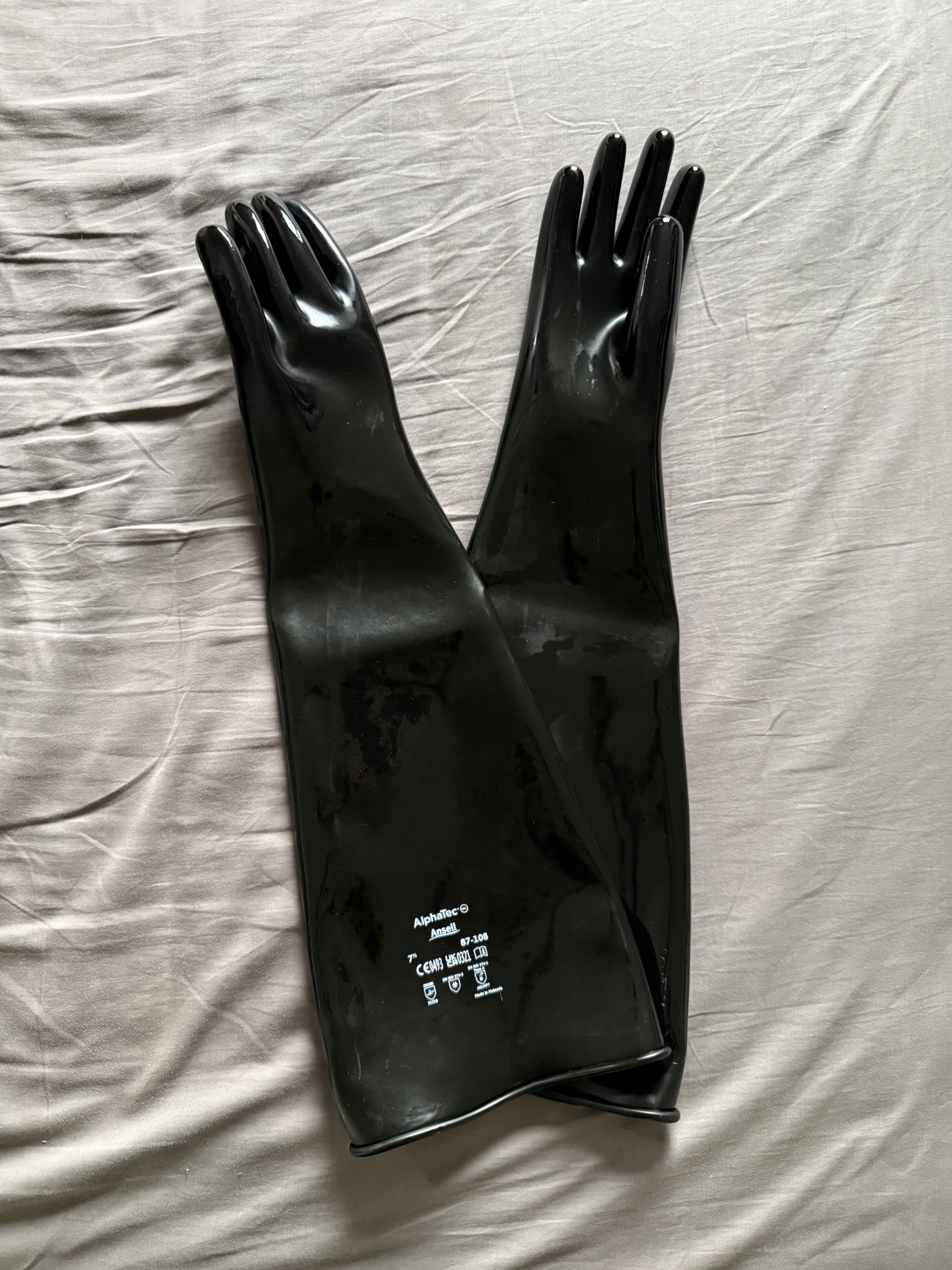 Elbow long Rubber Gloves - Image 1